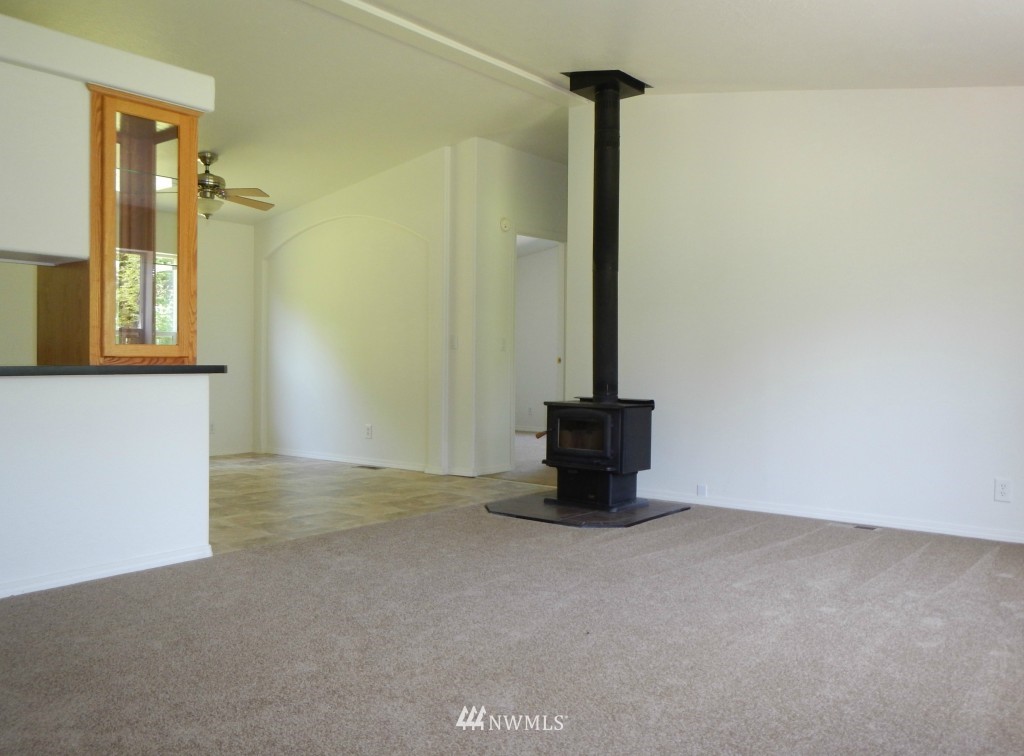18801 Hilt Street Southwest Rochester, WA 98579 - Photo 5 of 23