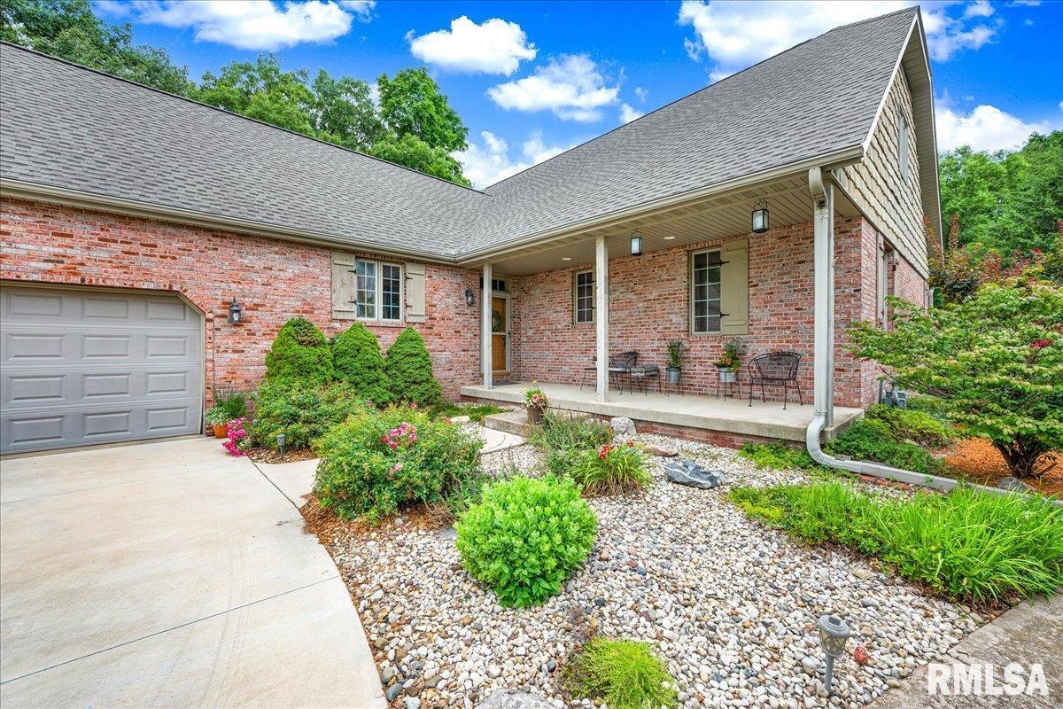 1729 Oak Ridge Washington, IL 61571 - Photo 2 of 62 Gallery Image 2