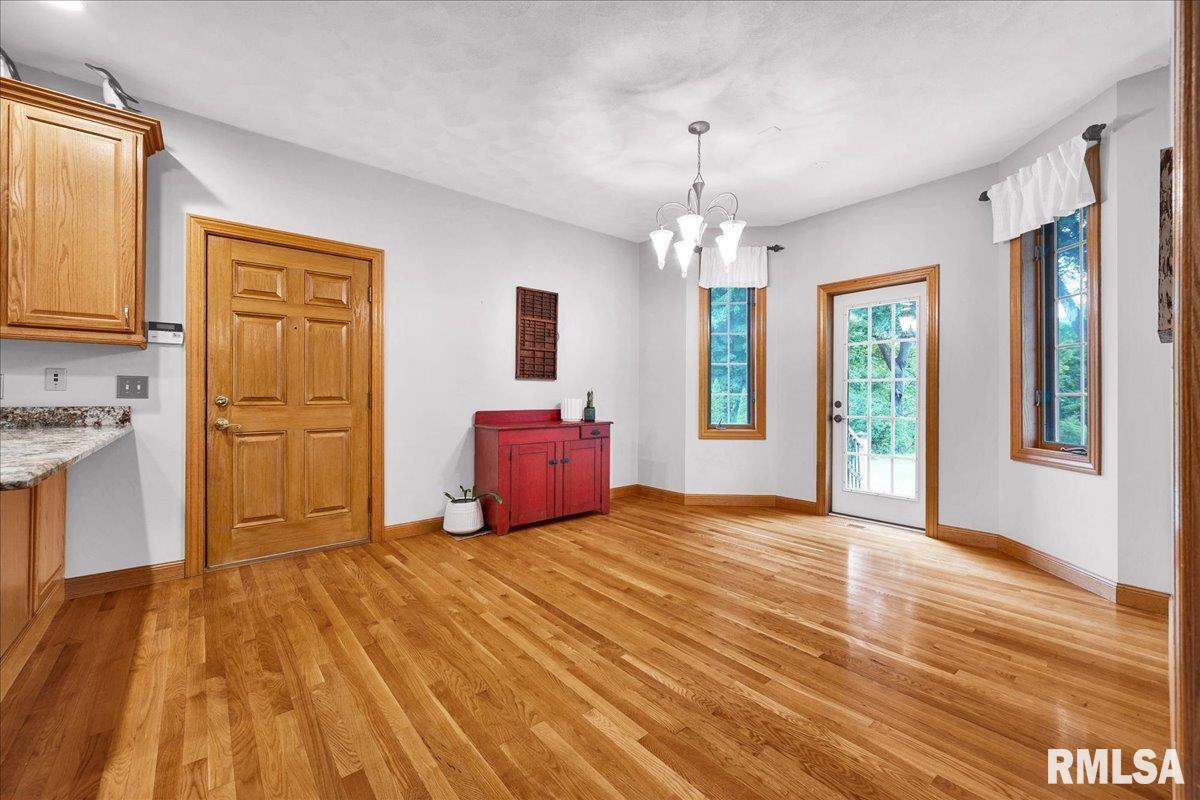 1729 Oak Ridge Washington, IL 61571 - Photo 6 of 62 Gallery Image 6