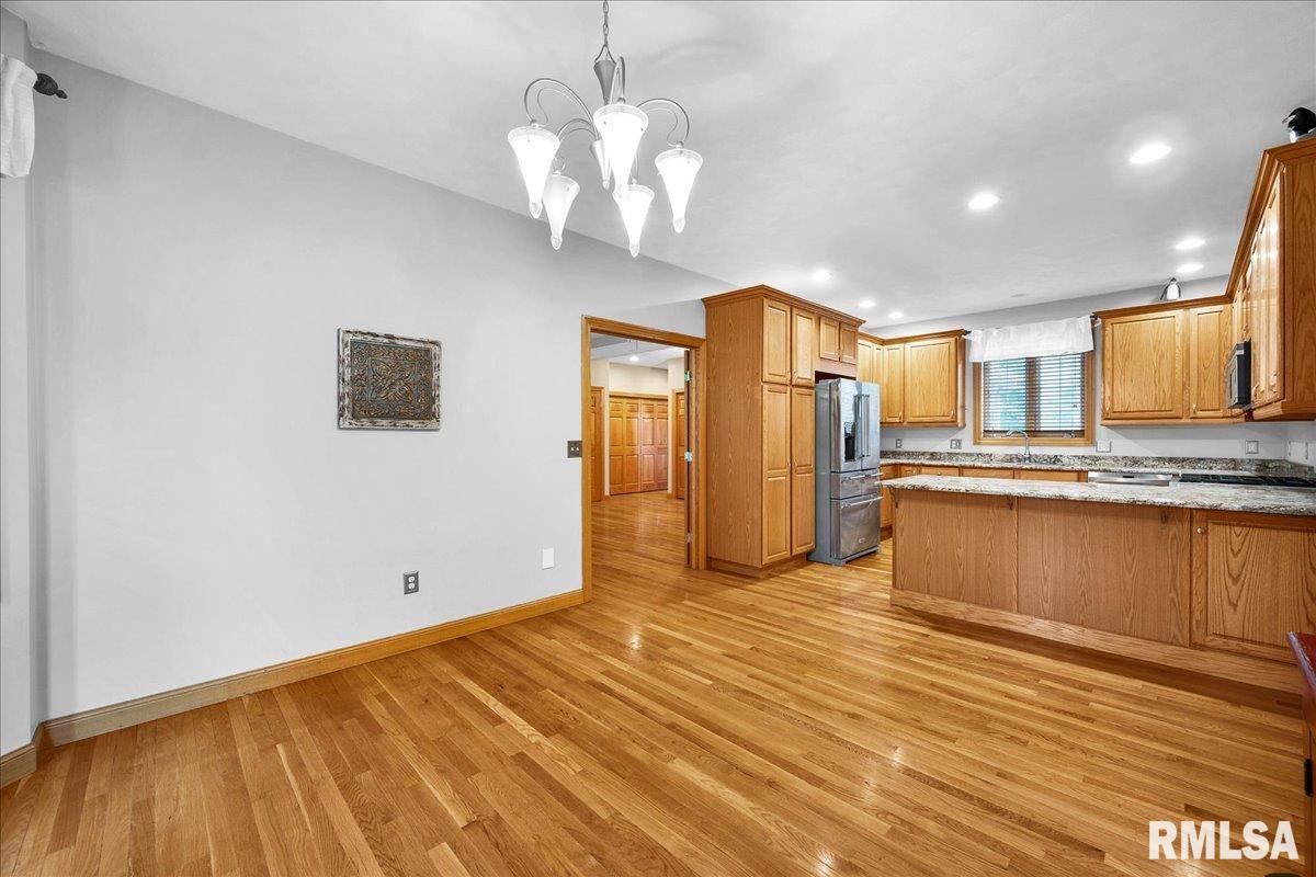 1729 Oak Ridge Washington, IL 61571 - Photo 7 of 62 Gallery Image 7