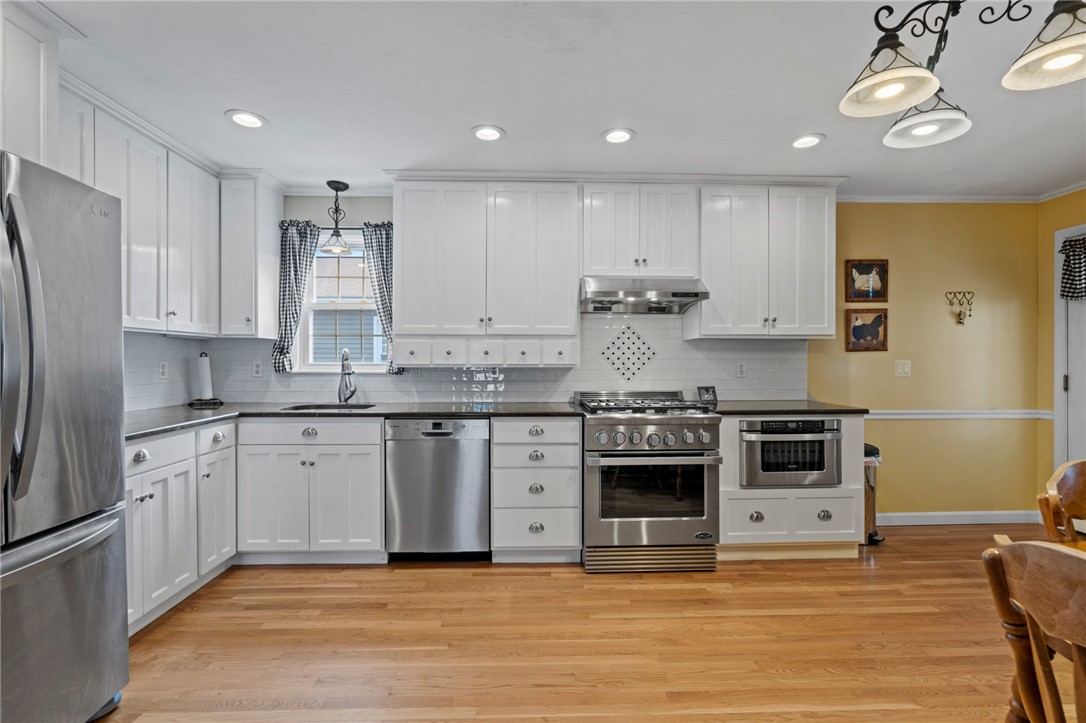 342 Lake Drive Glocester, RI 02814 - Photo 4 of 30