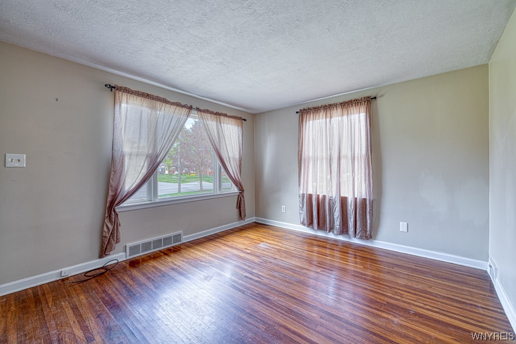 55 Darwin Drive Lancaster, NY 14043 - Photo 11 of 32