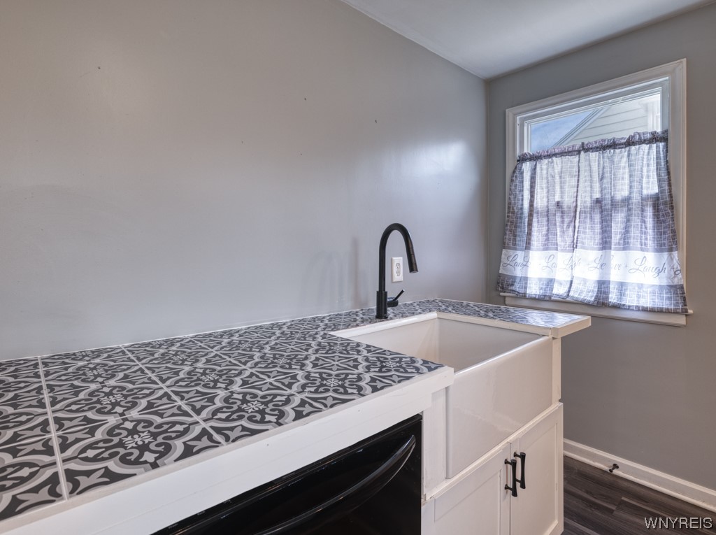 55 Darwin Drive Lancaster, NY 14043 - Photo 8 of 32