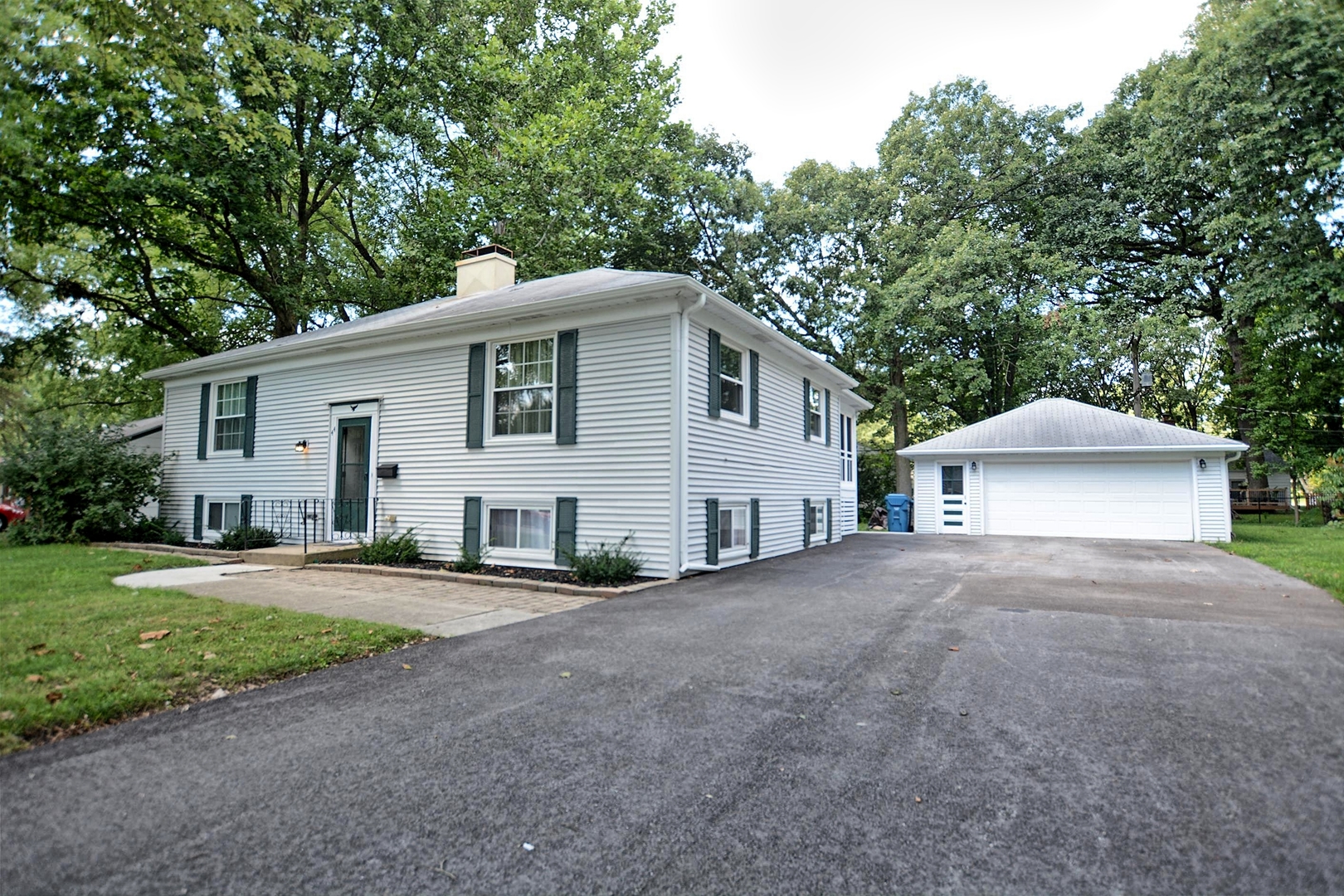 44 Briarcliff Road Montgomery, IL 60538 - Photo 1 of 27 Gallery Image 1
