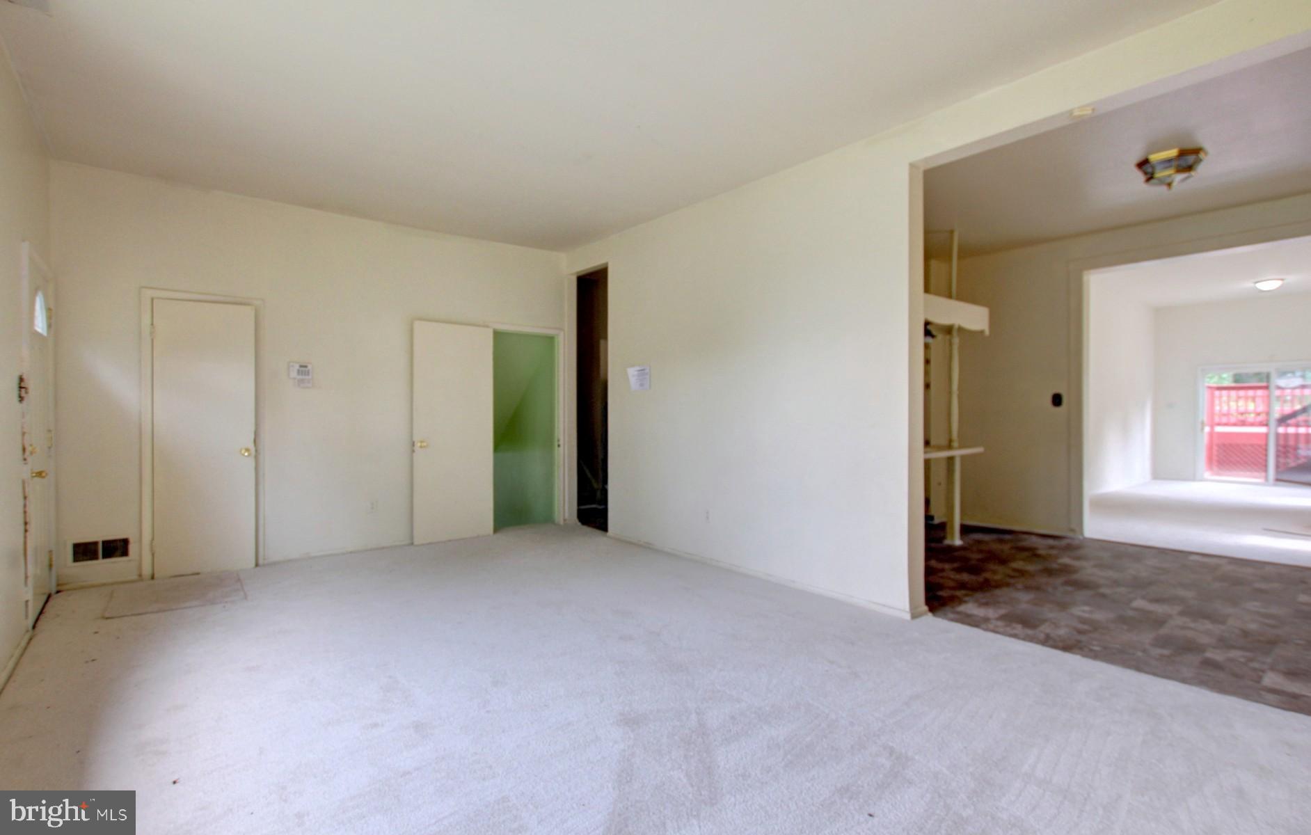 8207 Legation Road New Carrollton, MD 20784 - Photo 3 of 23 Living room