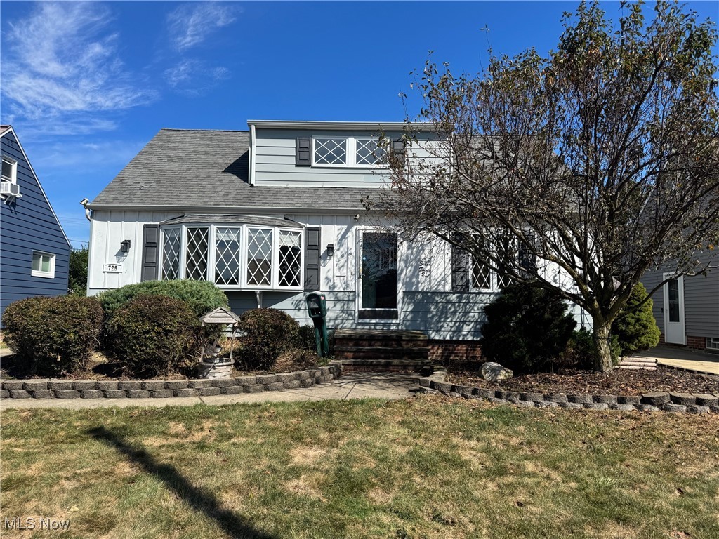 725 Pendley Road Willowick, OH 44095 - Photo 1 of 36 View of front of property and lawn