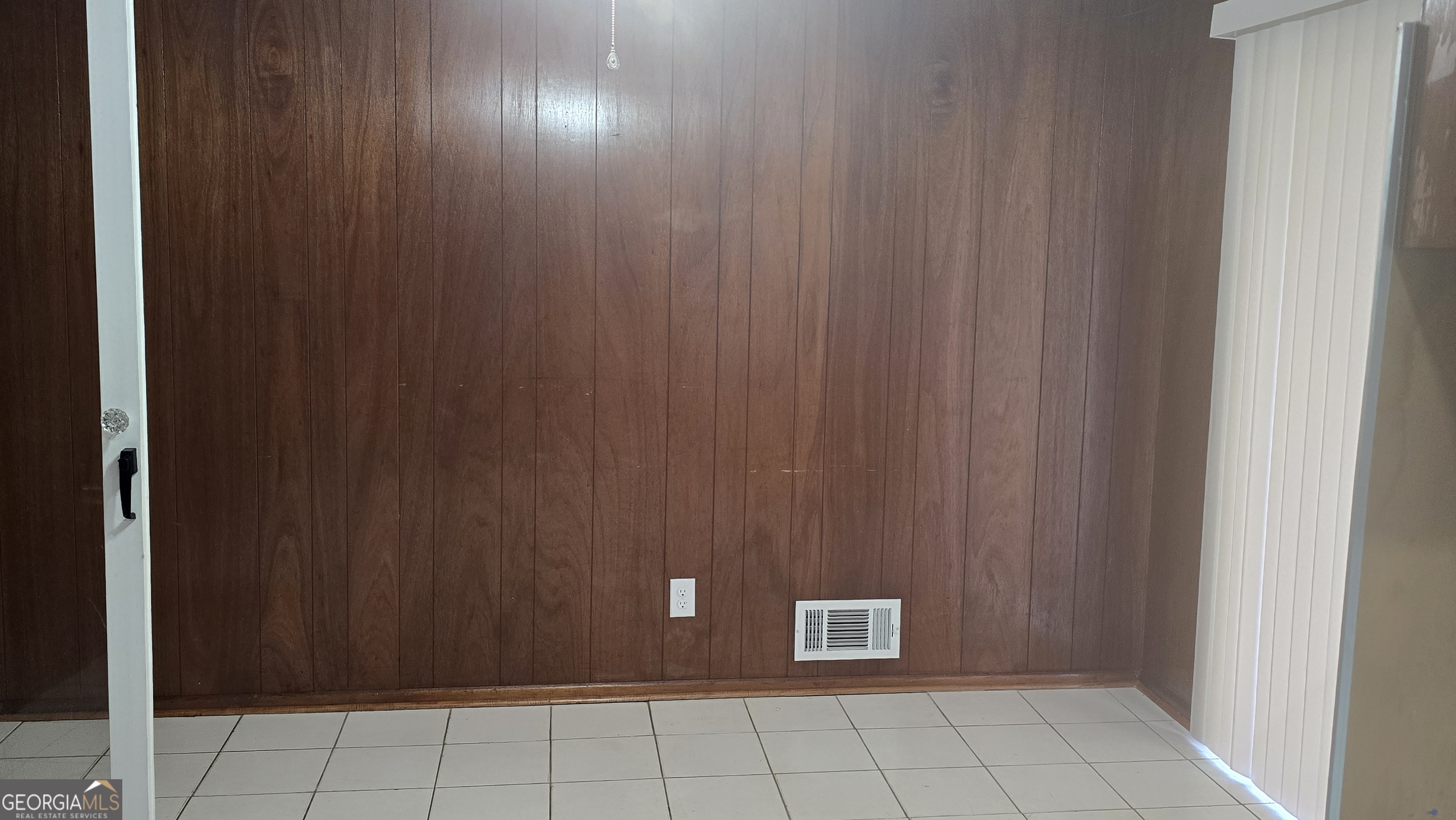 6359 Lanier Road Morrow, GA 30260 - Photo 8 of 15 a view of an empty room