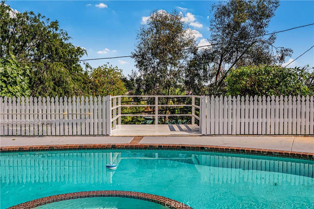 1111 Arbor Dell Road Los Angeles, CA 90041 - Photo 27 of 42