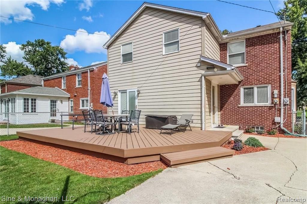 1605 Prestwick Road Grosse Pointe Woods, MI 48236 - Photo 35 of 46