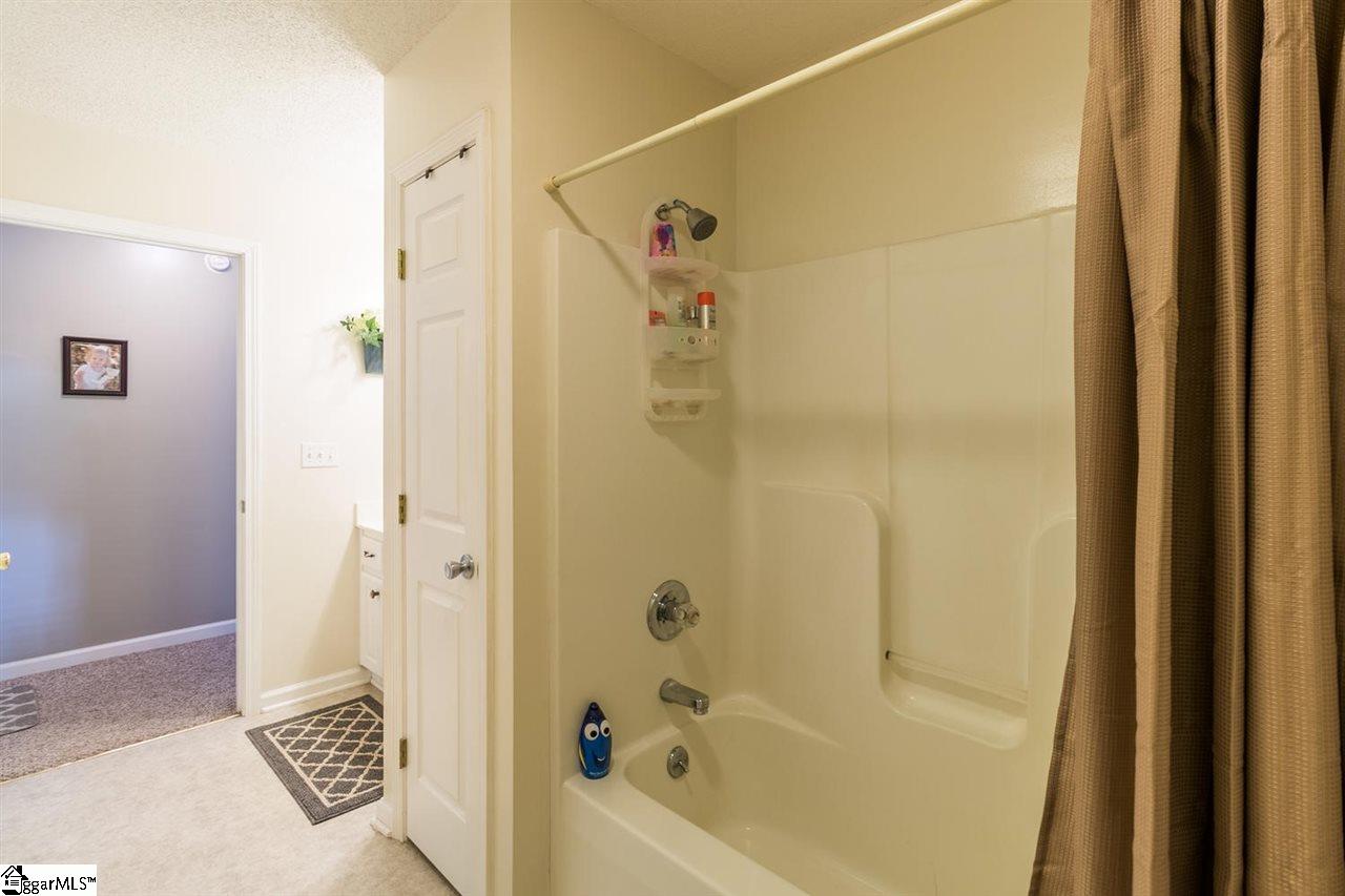5076 Jordan Road Greer, SC 29651 - Photo 14 of 36