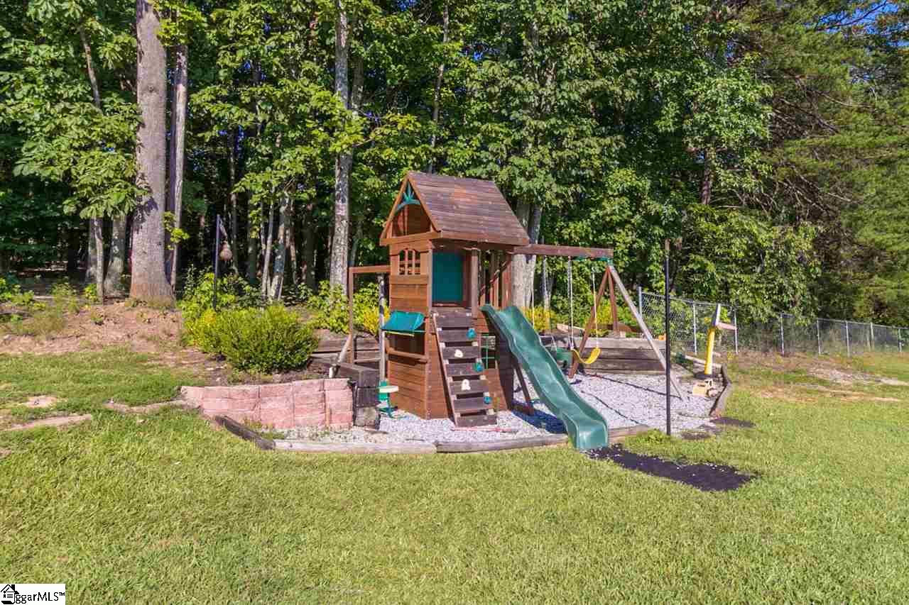 5076 Jordan Road Greer, SC 29651 - Photo 10 of 36