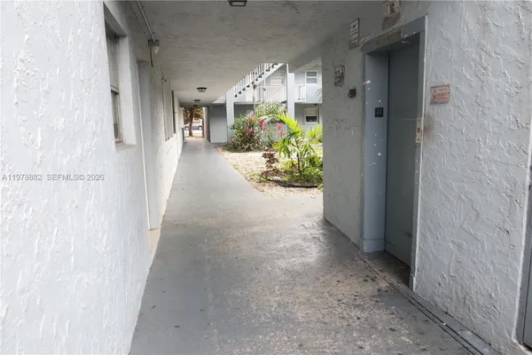 $195,000 | 1725 West 60th Street, Unit F330, Hialeah, FL 33012