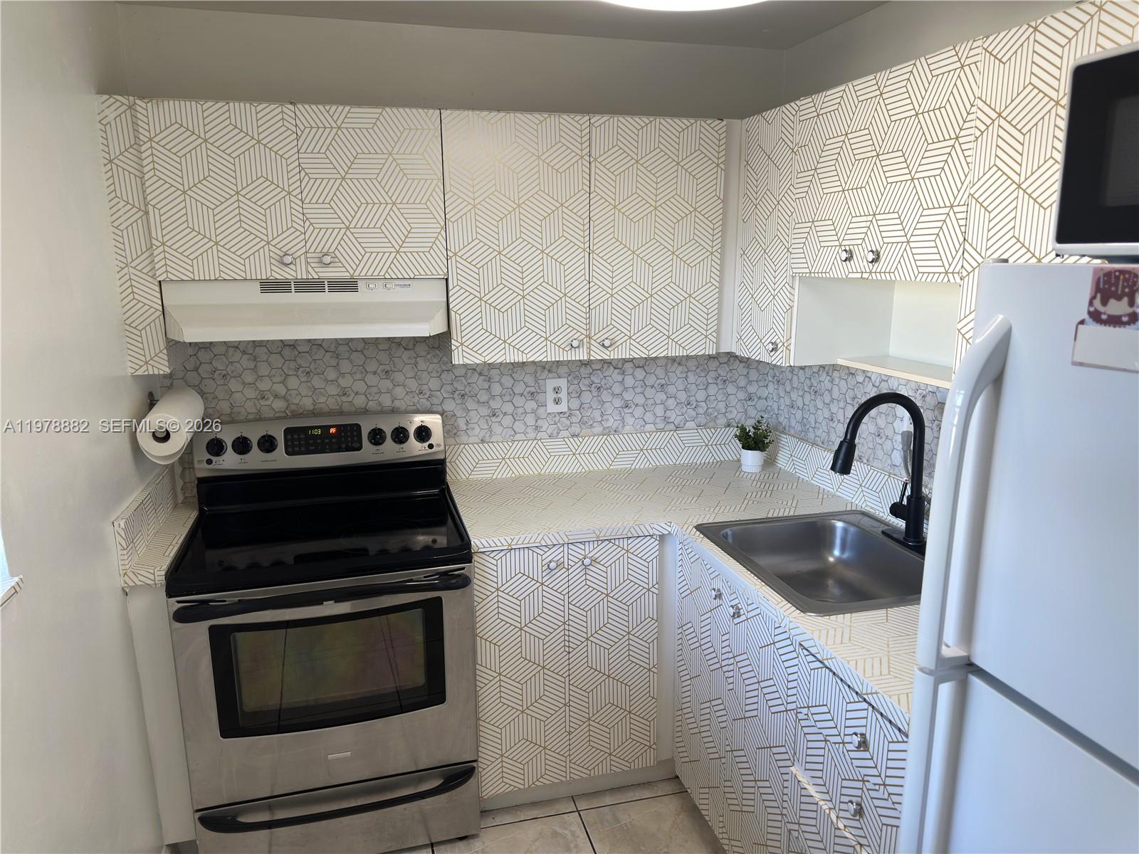 1725 West 60th Street, Unit F330 Hialeah, FL 33012 - Photo 5 of 16