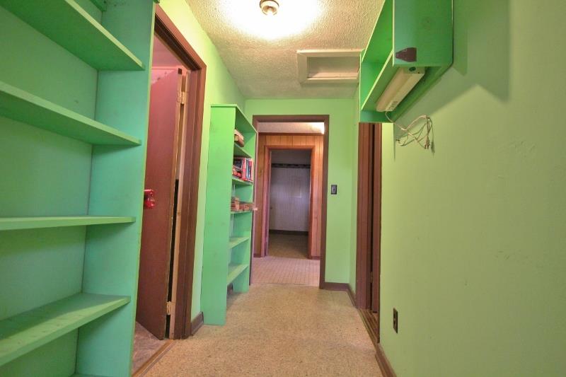 7251 Anderson Road Fairview, TN 37062 - Photo 11 of 30 Hallway to the bedrooms and bathroom.
