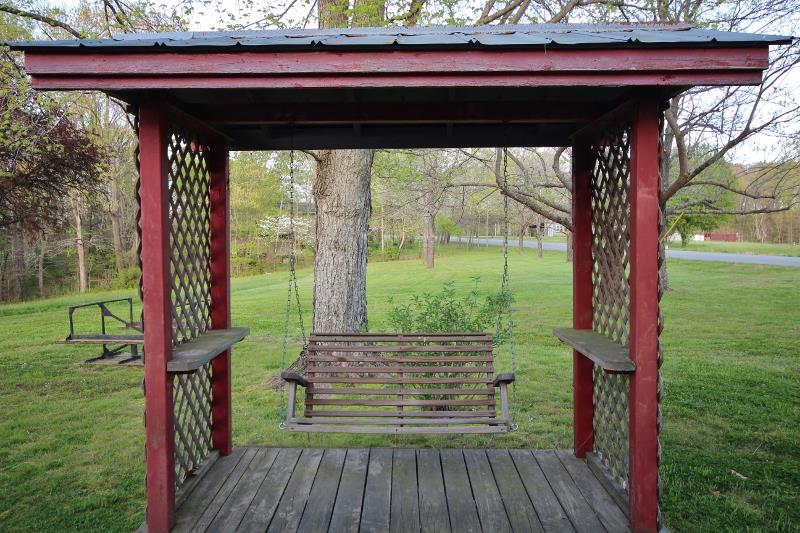 7251 Anderson Road Fairview, TN 37062 - Photo 15 of 30 Nice relaxing swing!