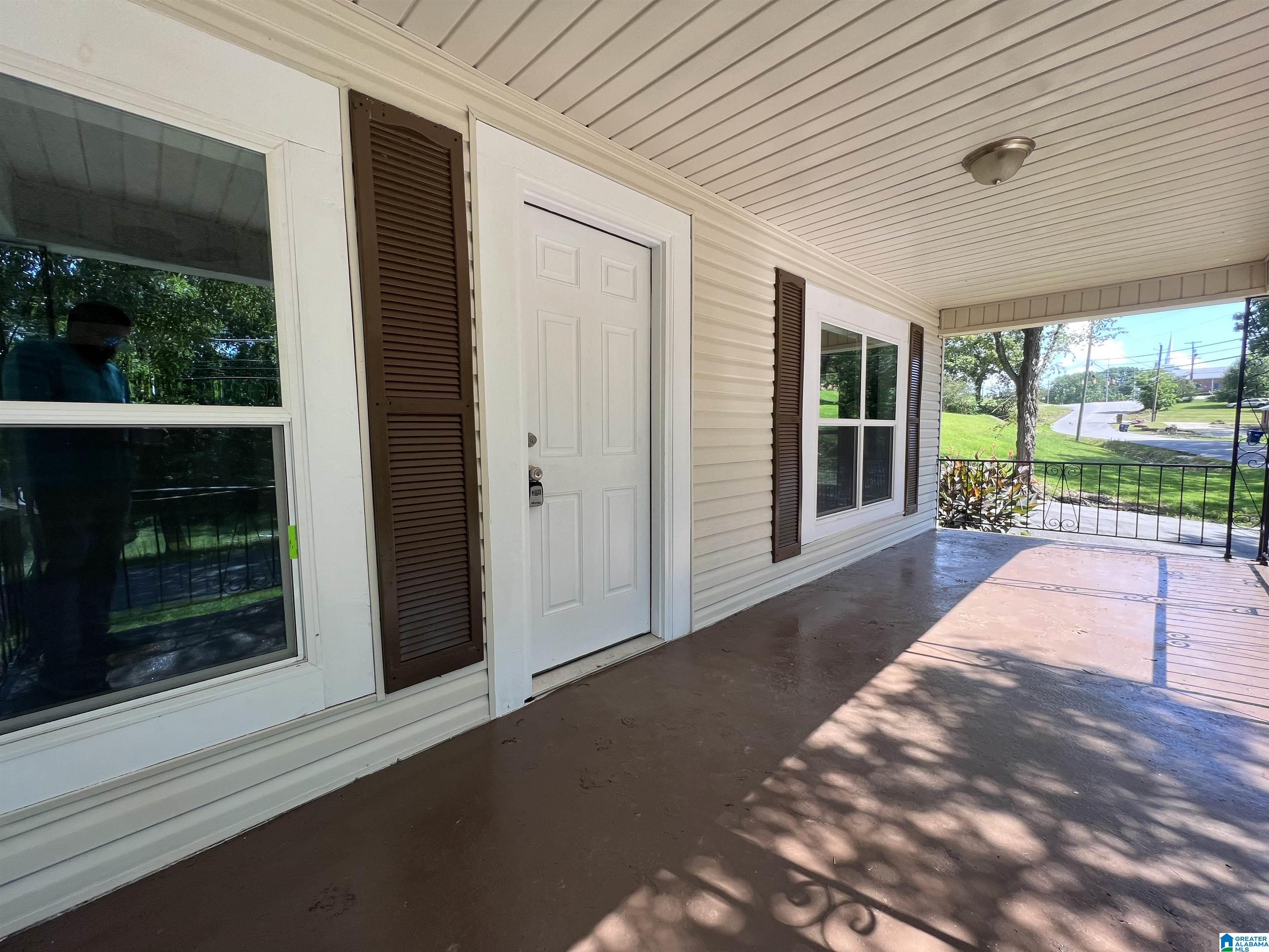 4437 Saks Road Anniston, AL 36206 - Photo 4 of 17
