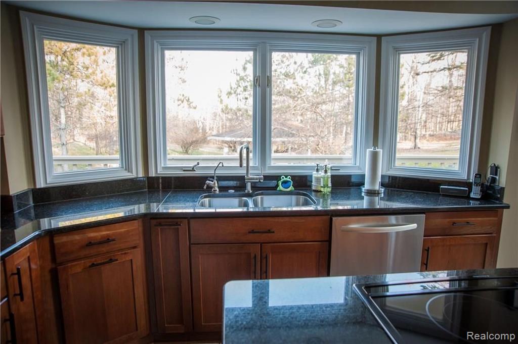 2430 Lake George Road Leonard, MI 48367 - Photo 10 of 29