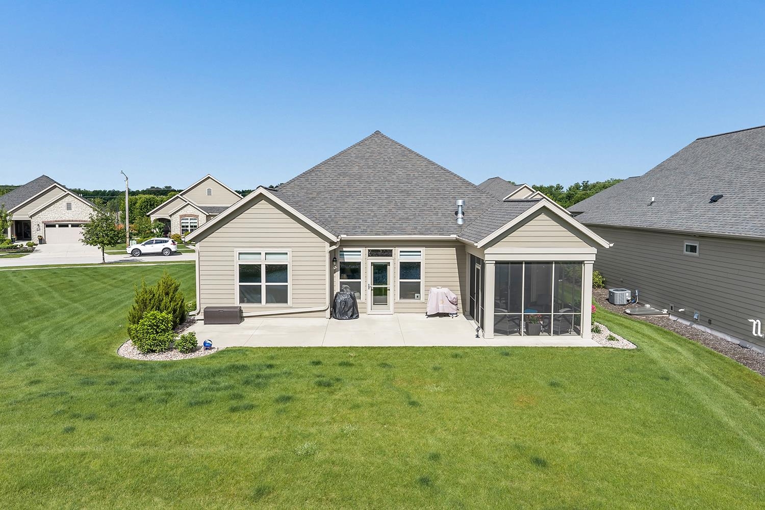 156 Raccoon Berry Way Green Bay, WI 54311 - Photo 33 of 37