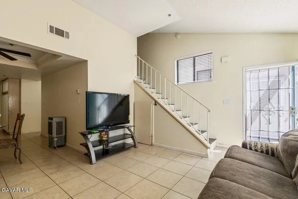 $220,000 | 44544 15th Street East, Unit 9, Lancaster, CA 93535
