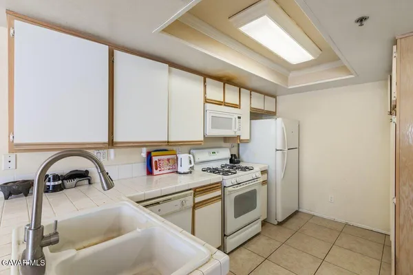 $220,000 | 44544 15th Street East, Unit 9, Lancaster, CA 93535