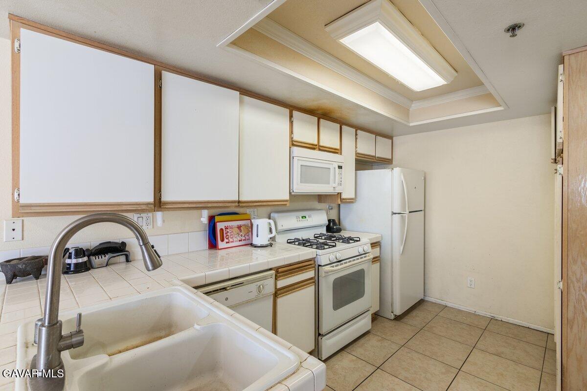 44544 15th Street East, Unit 9 Lancaster, CA 93535 - Photo 7 of 18 IMG_5282