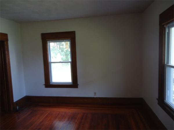 24 Morrell Street Springfield, MA 01104 - Photo 3 of 10