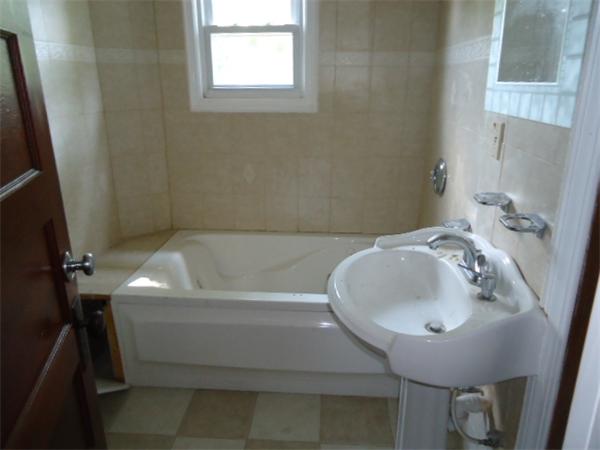 24 Morrell Street Springfield, MA 01104 - Photo 6 of 10