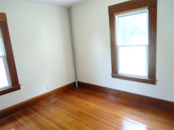 24 Morrell Street Springfield, MA 01104 - Photo 8 of 10