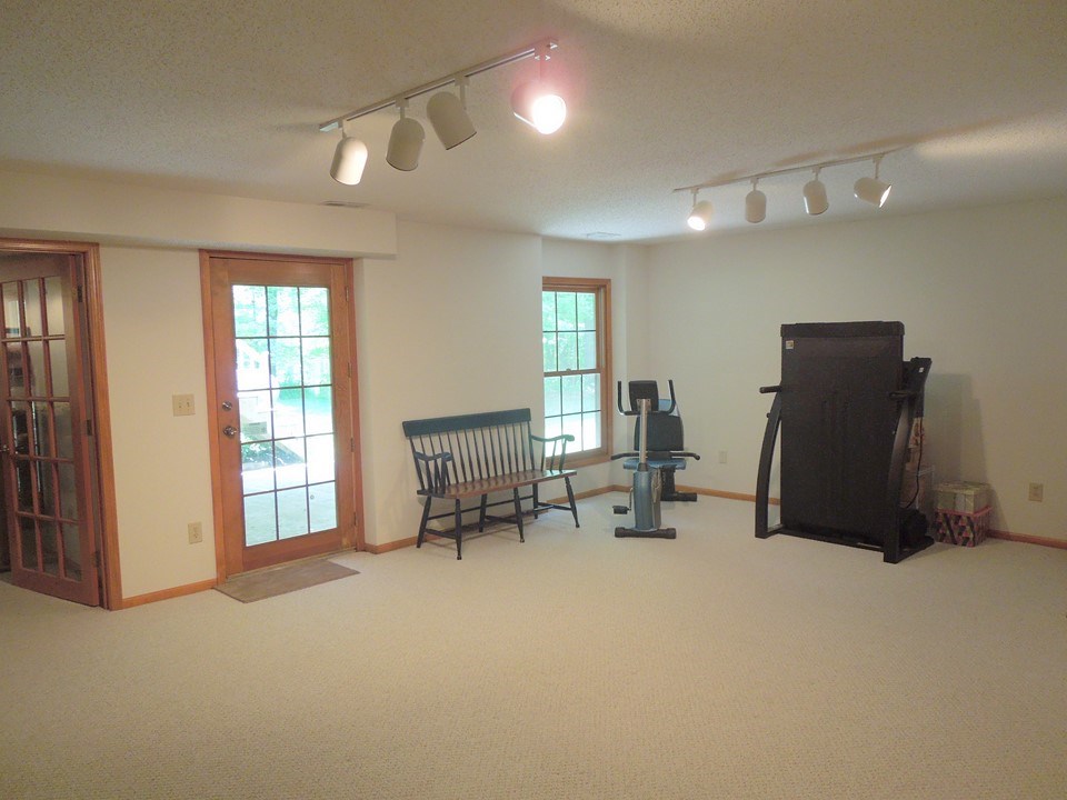 17323 Lochner Road Leo, IN 46765 - Photo 24 of 34