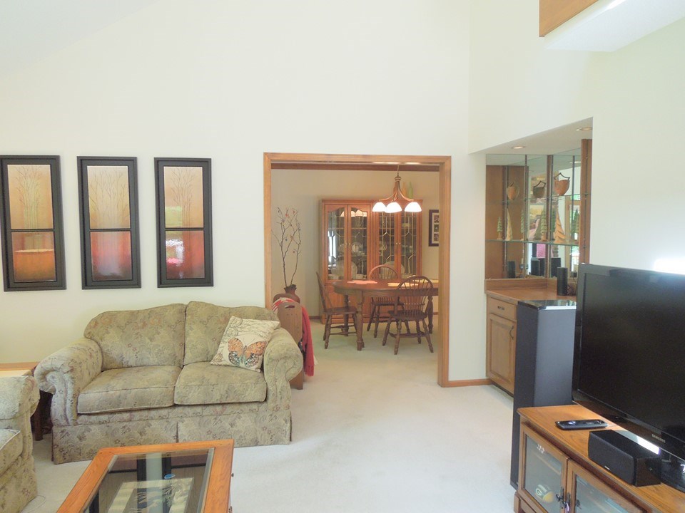 17323 Lochner Road Leo, IN 46765 - Photo 9 of 34