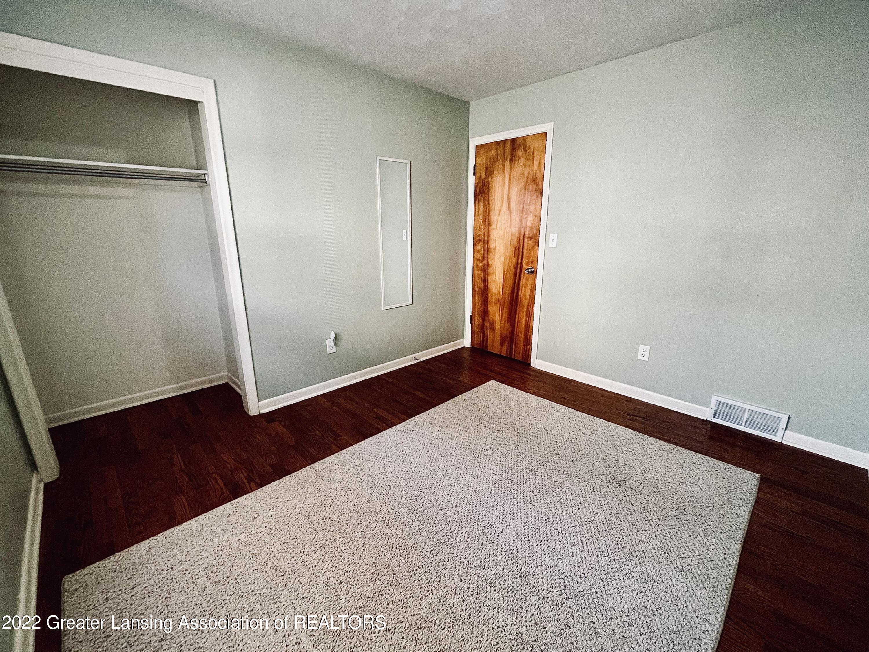 217 Rita Street Lansing, MI 48910 - Photo 12 of 42 12