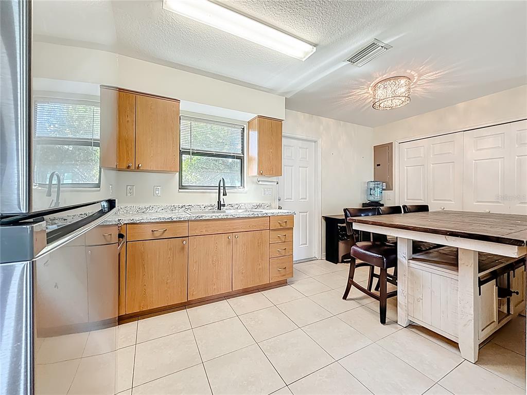 2372 18th Avenue Southwest Largo, FL 33774 - Photo 11 of 80