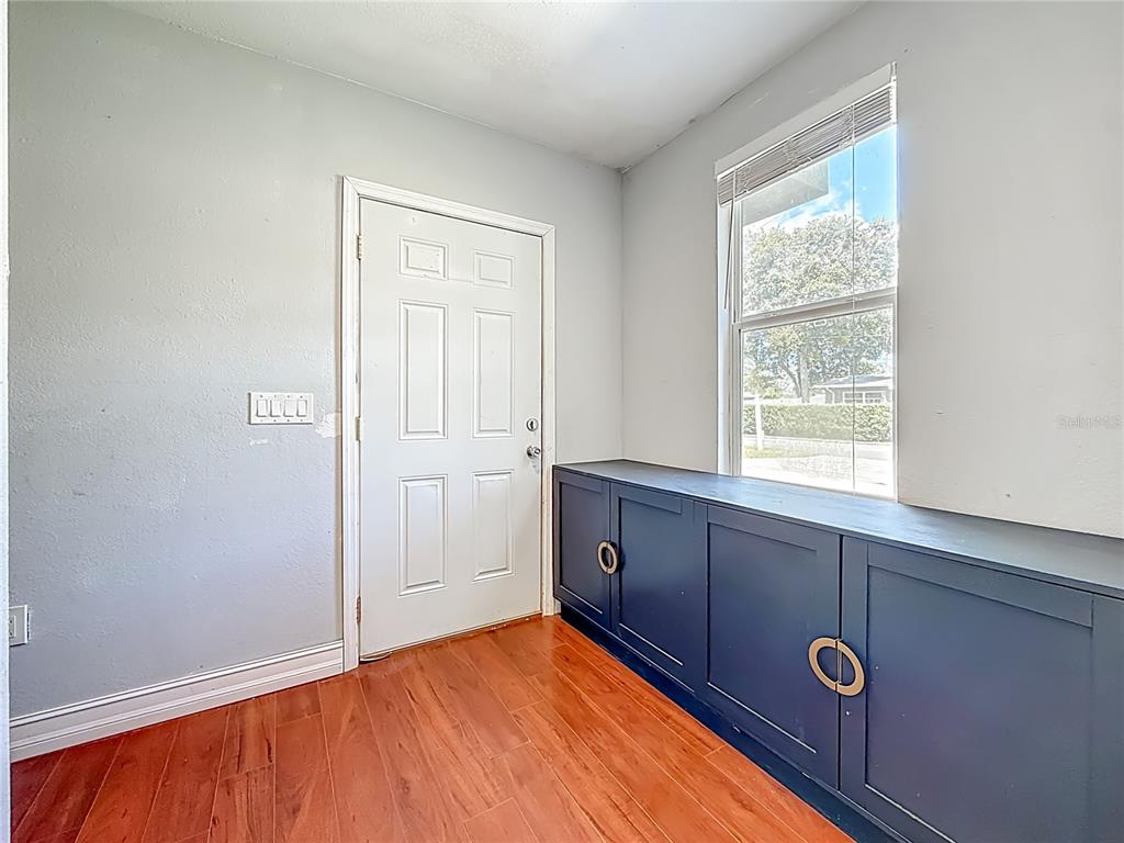 2372 18th Avenue Southwest Largo, FL 33774 - Photo 30 of 80 a view of empty room with window