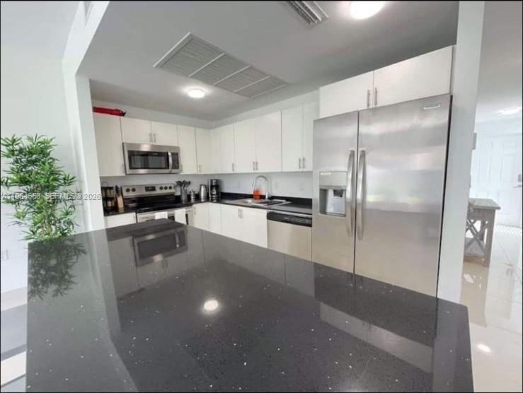 13660 Southwest 260th Street Homestead, FL 33032 - Photo 10 of 35