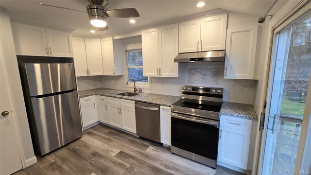 $5,700 | 1 Elvira Court, Huntington, NY 11743