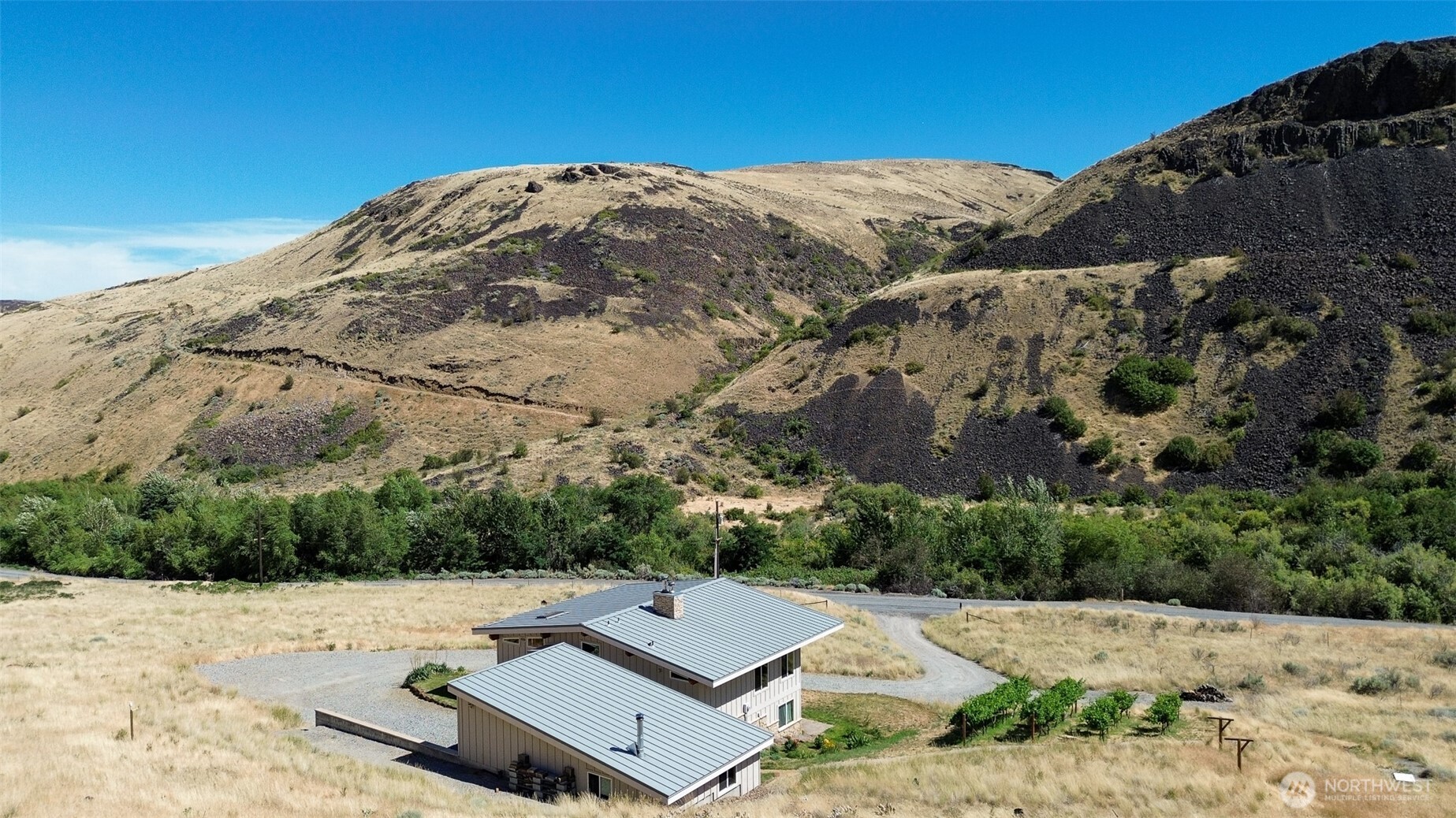 7400 Colockum Road Malaga, WA 98828 - Photo 2 of 37