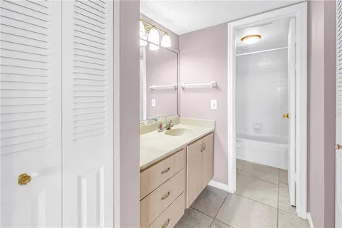 $175,000 | 6104 Palma Del Mar Boulevard South, Unit 305, St. Petersburg, FL 33715