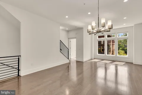 $1,374,900 | 142 Winsome Circle, Bethesda, MD 20814