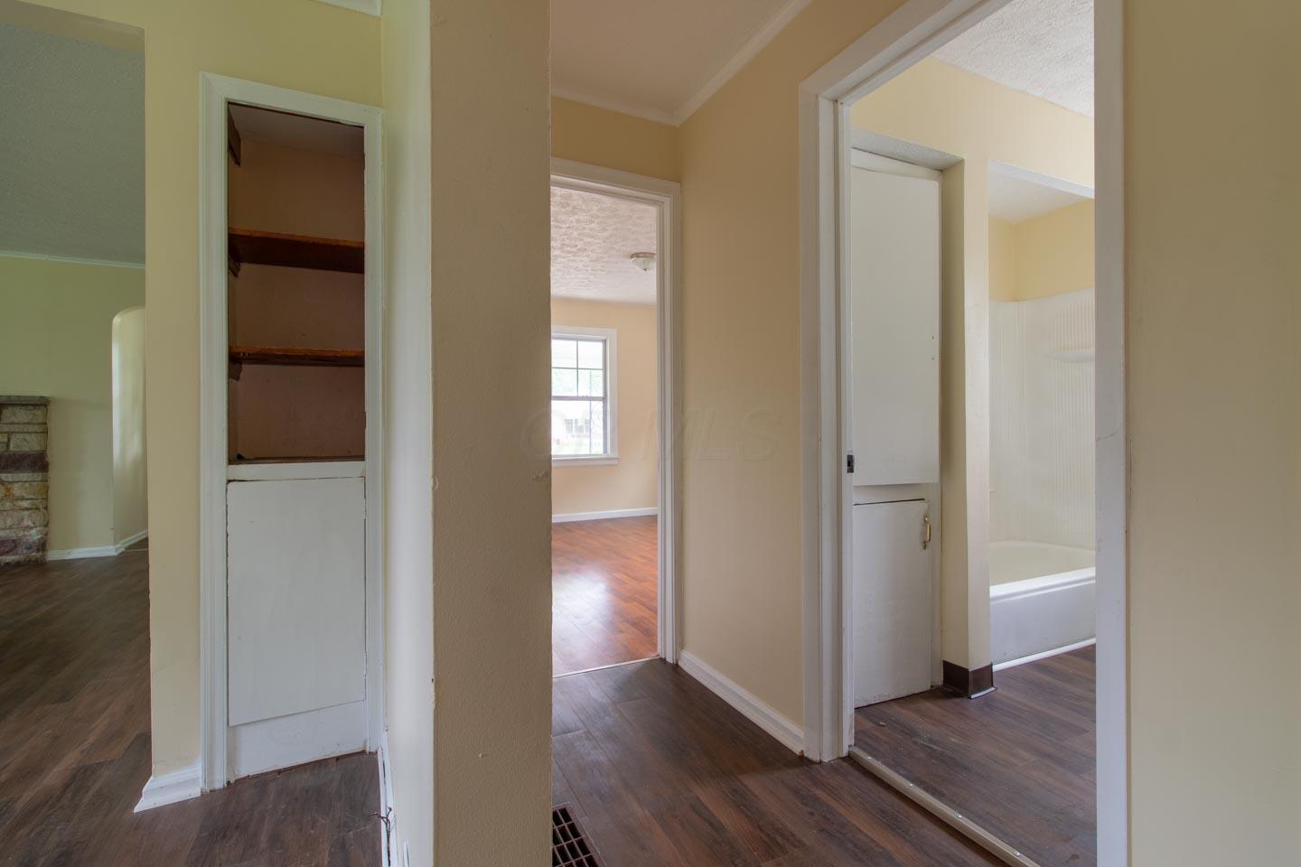 2525 Woodley Road Columbus, OH 43231 - Photo 11 of 23 Gallery Image 11