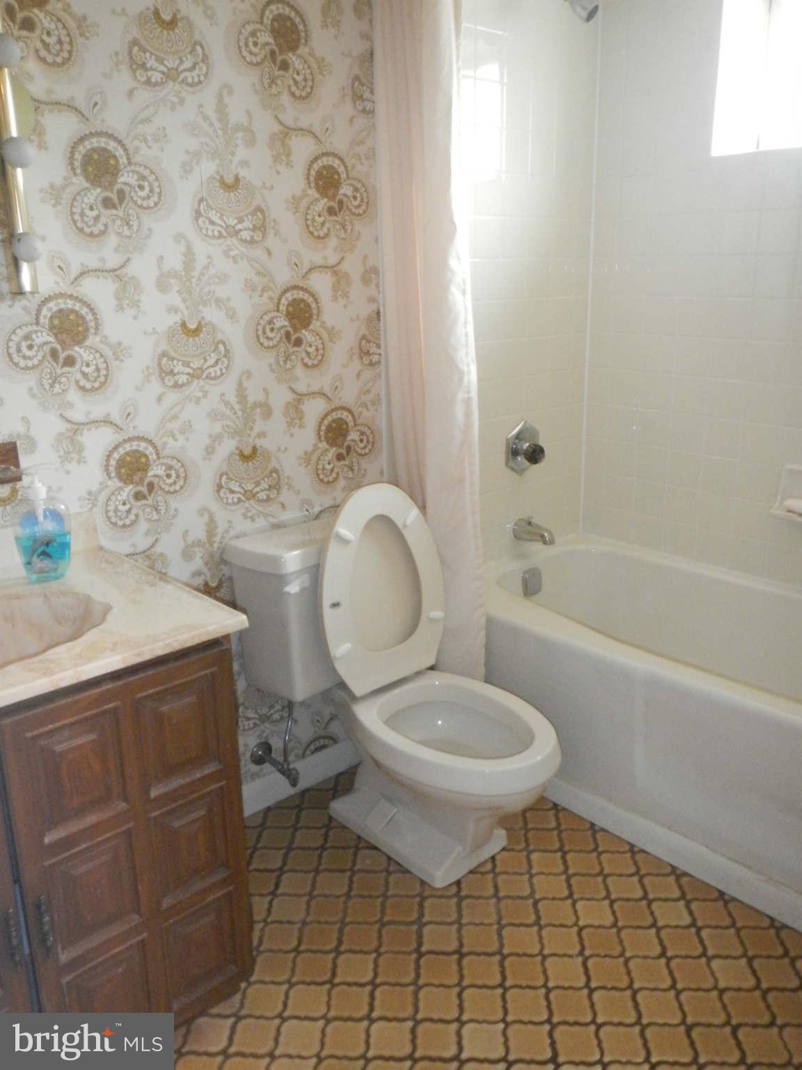 7823 Perry Road Baltimore, MD 21236 - Photo 17 of 21 Bath
