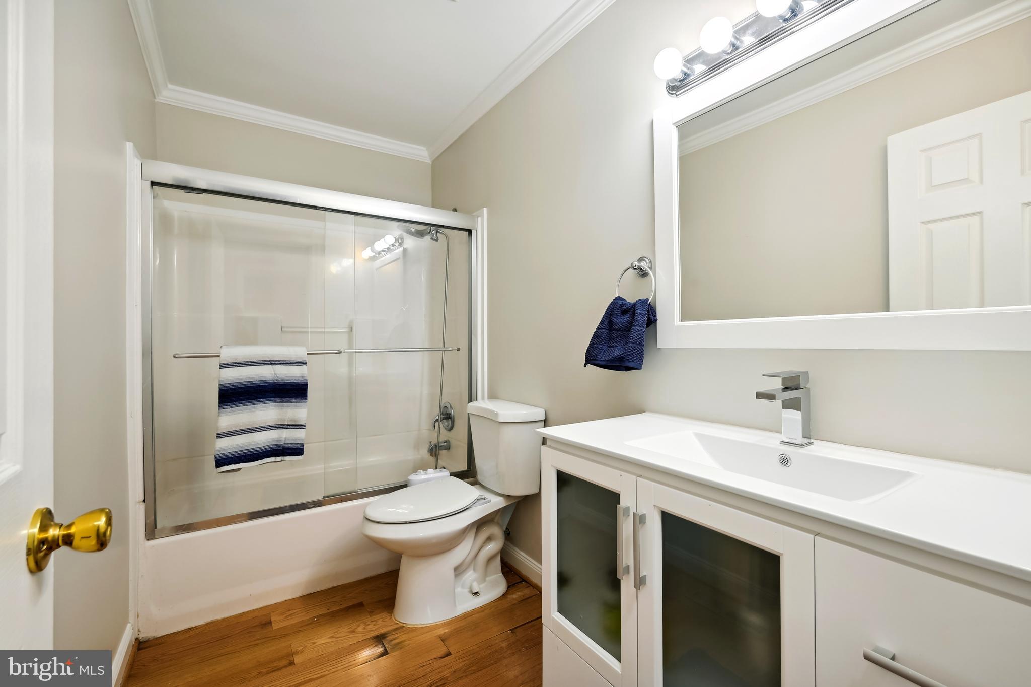 220 Bar Harbor Road Pasadena, MD 21122 - Photo 20 of 41 Main Floor Bath