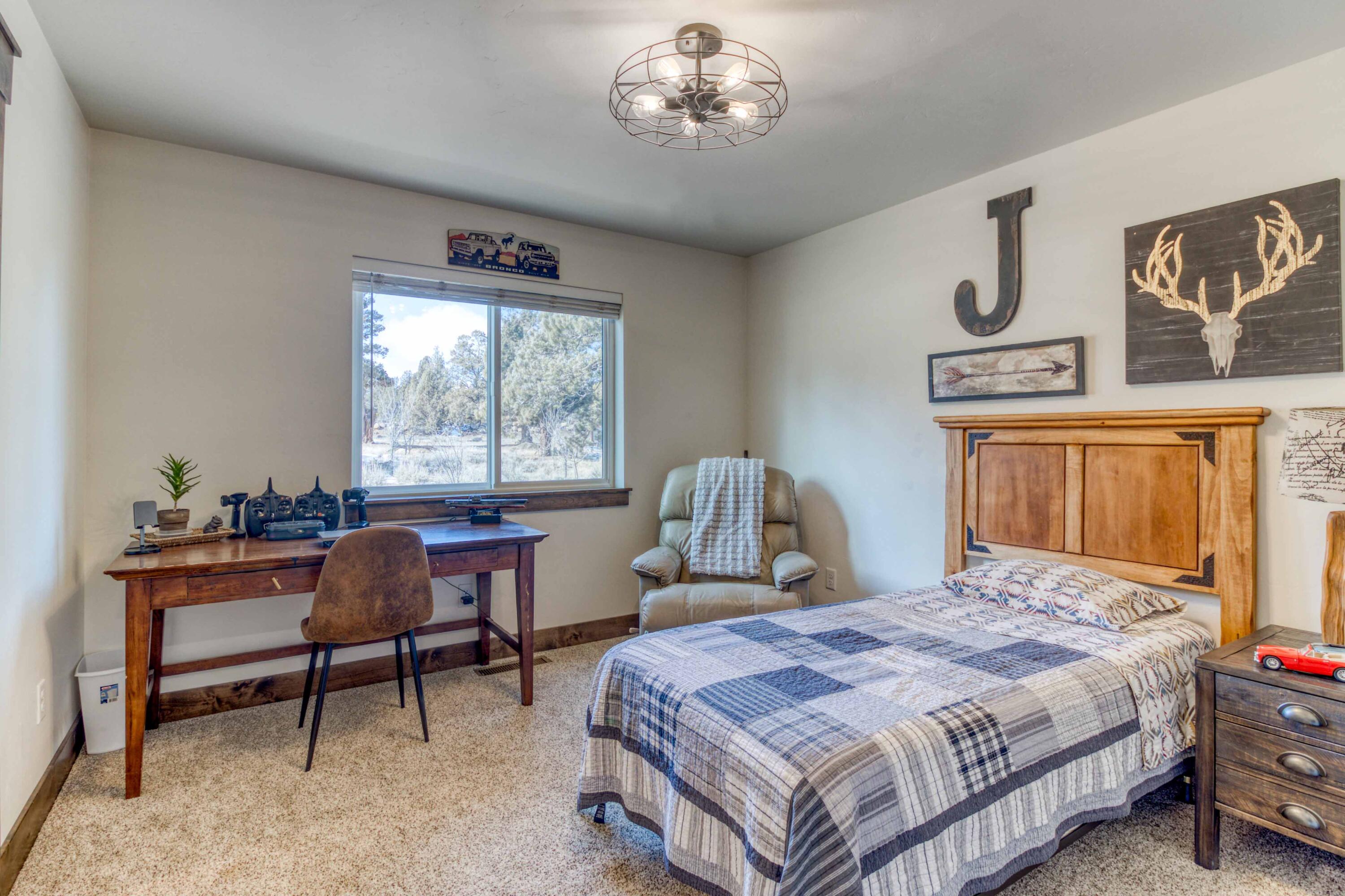 21027 Southwest Gift Road Bend, OR 97703 - Photo 33 of 52 Bedroom 4. Has walk-in closet.