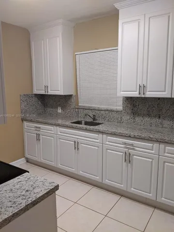 $1,799 | 928 Southwest 8th Avenue, Unit 1/2, Miami, FL 33130