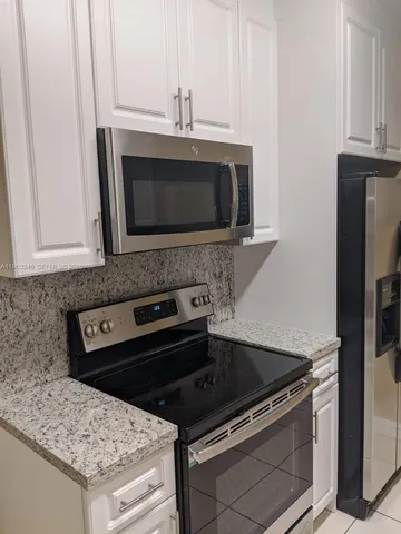 $1,799 | 928 Southwest 8th Avenue, Unit 1/2, Miami, FL 33130