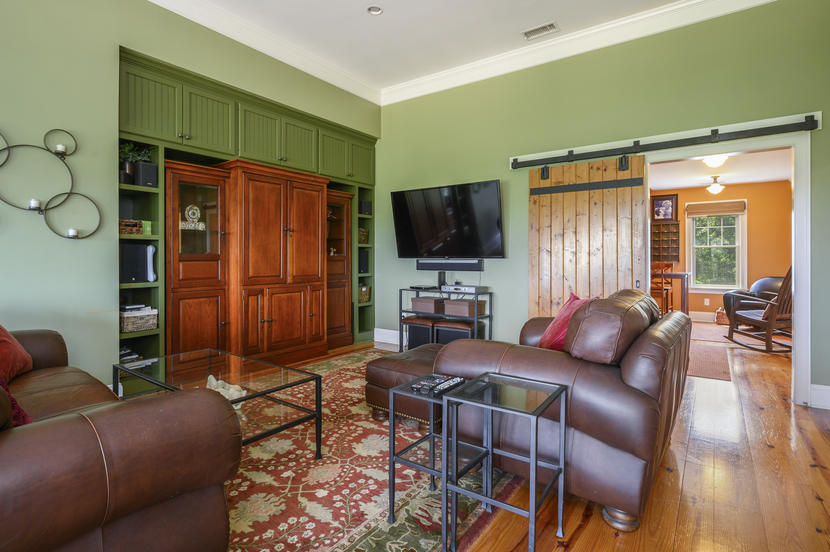 8 BURGESS POINT Shores Wareham, MA 02571 - Photo 27 of 65 048-photo-family-room-8435832