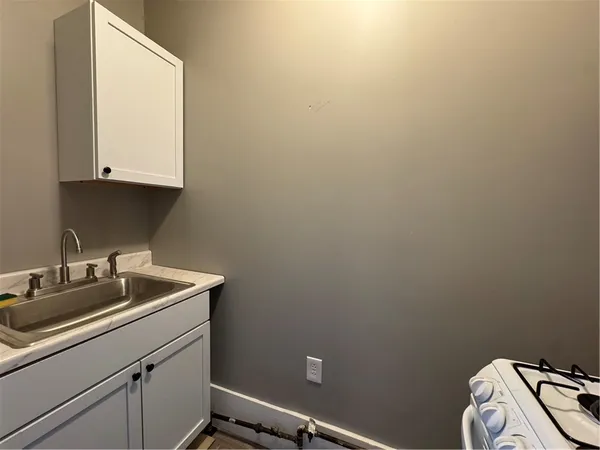 $950 | 2042 Dewey Avenue, Unit 3, Rochester, NY 14615