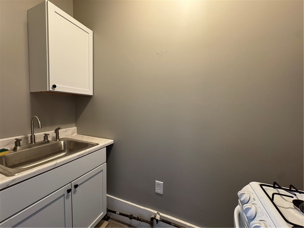 2042 Dewey Avenue, Unit 3 Rochester, NY 14615 - Photo 3 of 6