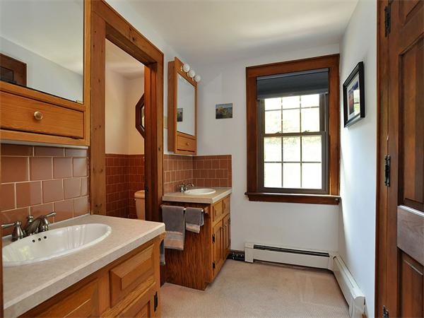 112 Prescott Road Boxborough, MA 01719 - Photo 18 of 30 a bathroom with a sink and a bathtub