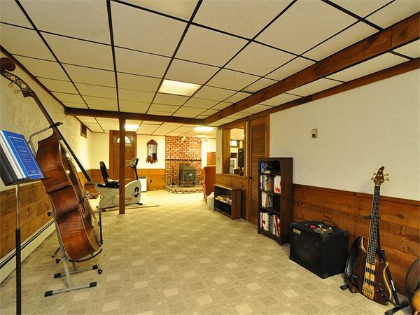 112 Prescott Road Boxborough, MA 01719 - Photo 22 of 30 a view of a room with gym equipment