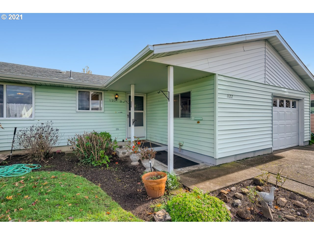 1122 Stanfield Road Woodburn, OR 97071 - Photo 3 of 18 Gallery Image 3